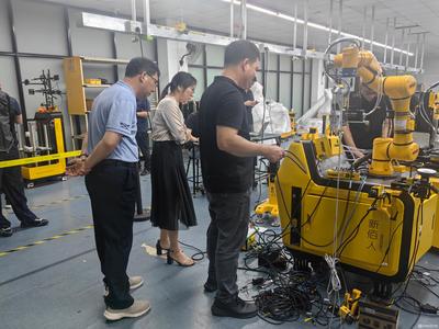 机电工程学院与东莞新佰人机器人共探产学研新篇章 技术交流推动智造升级